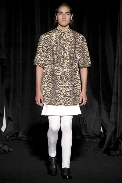 Look 27